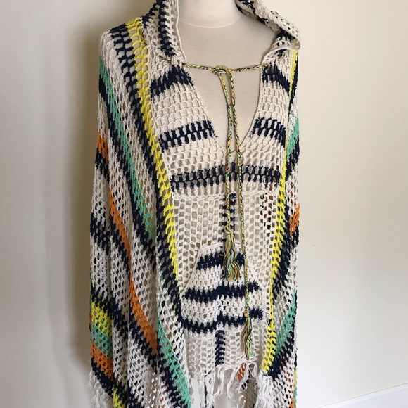 Anna Kosturova Baja Poncho - Picture 12 of 12